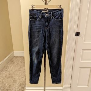 Levi's 311 shaping skinny in dark wash size 26